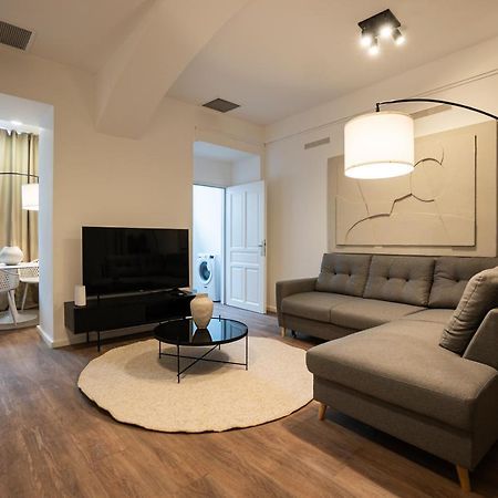 Stylish Apartment With Dedicated Working Space And Super King-Size Bed Located Between City Centre And Donau River Vienna Exterior photo