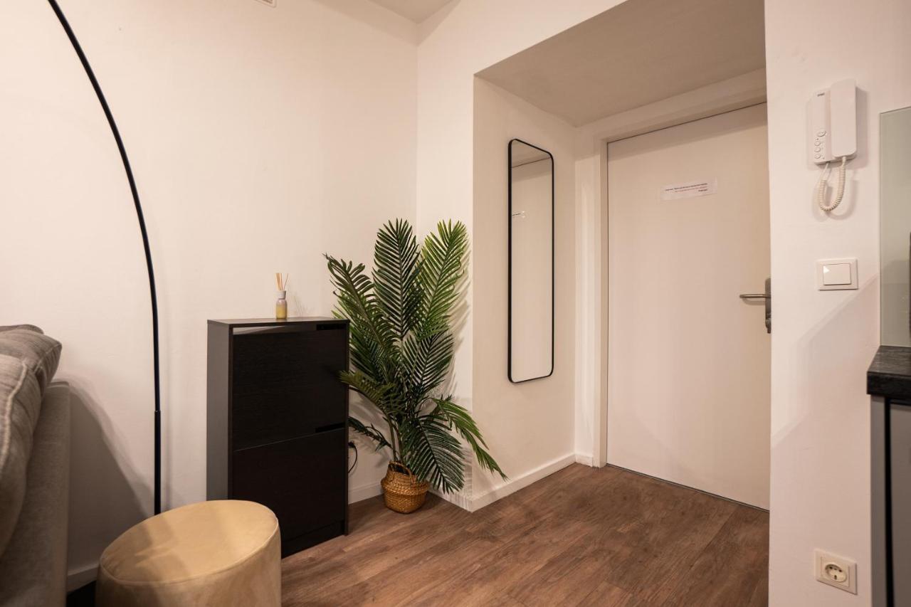 Stylish Apartment With Dedicated Working Space And Super King-Size Bed Located Between City Centre And Donau River Vienna Exterior photo