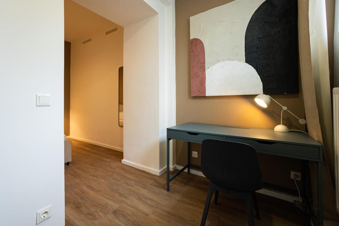 Stylish Apartment With Dedicated Working Space And Super King-Size Bed Located Between City Centre And Donau River Vienna Exterior photo