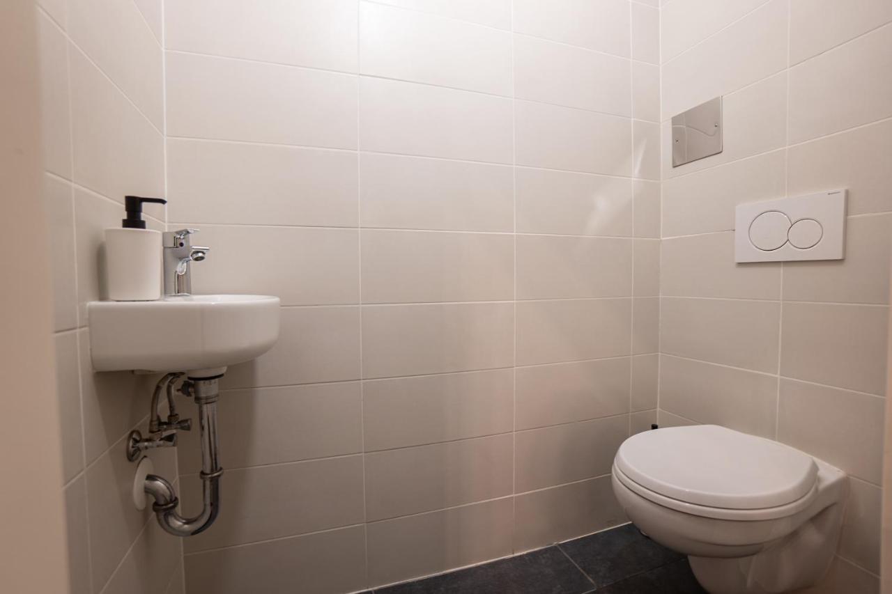 Stylish Apartment With Dedicated Working Space And Super King-Size Bed Located Between City Centre And Donau River Vienna Exterior photo