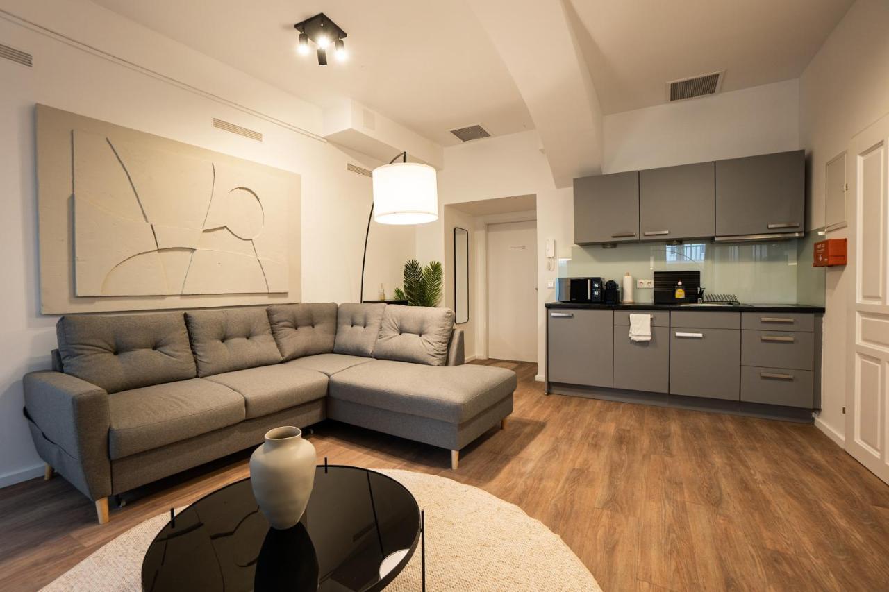 Stylish Apartment With Dedicated Working Space And Super King-Size Bed Located Between City Centre And Donau River Vienna Exterior photo