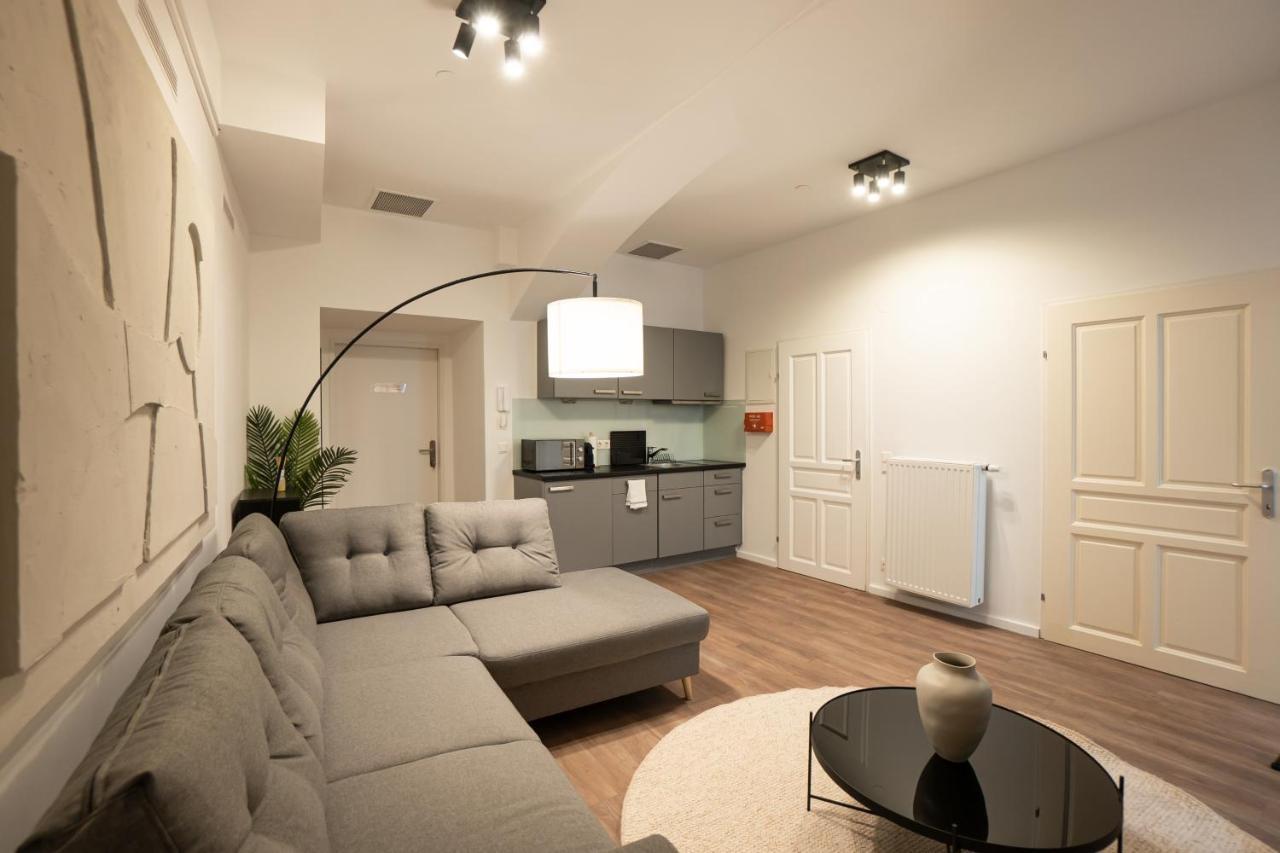 Stylish Apartment With Dedicated Working Space And Super King-Size Bed Located Between City Centre And Donau River Vienna Exterior photo