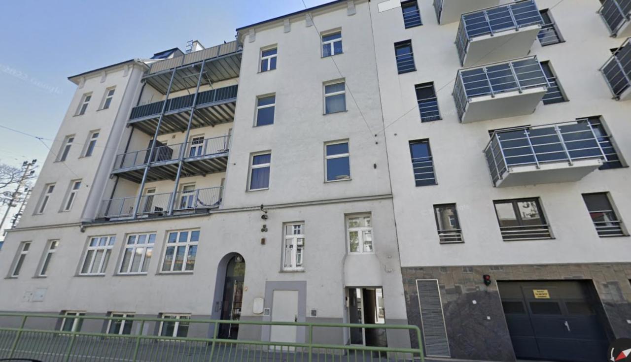 Stylish Apartment With Dedicated Working Space And Super King-Size Bed Located Between City Centre And Donau River Vienna Exterior photo